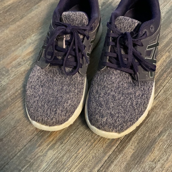 ASICS purple running shoes - Picture 4 of 4